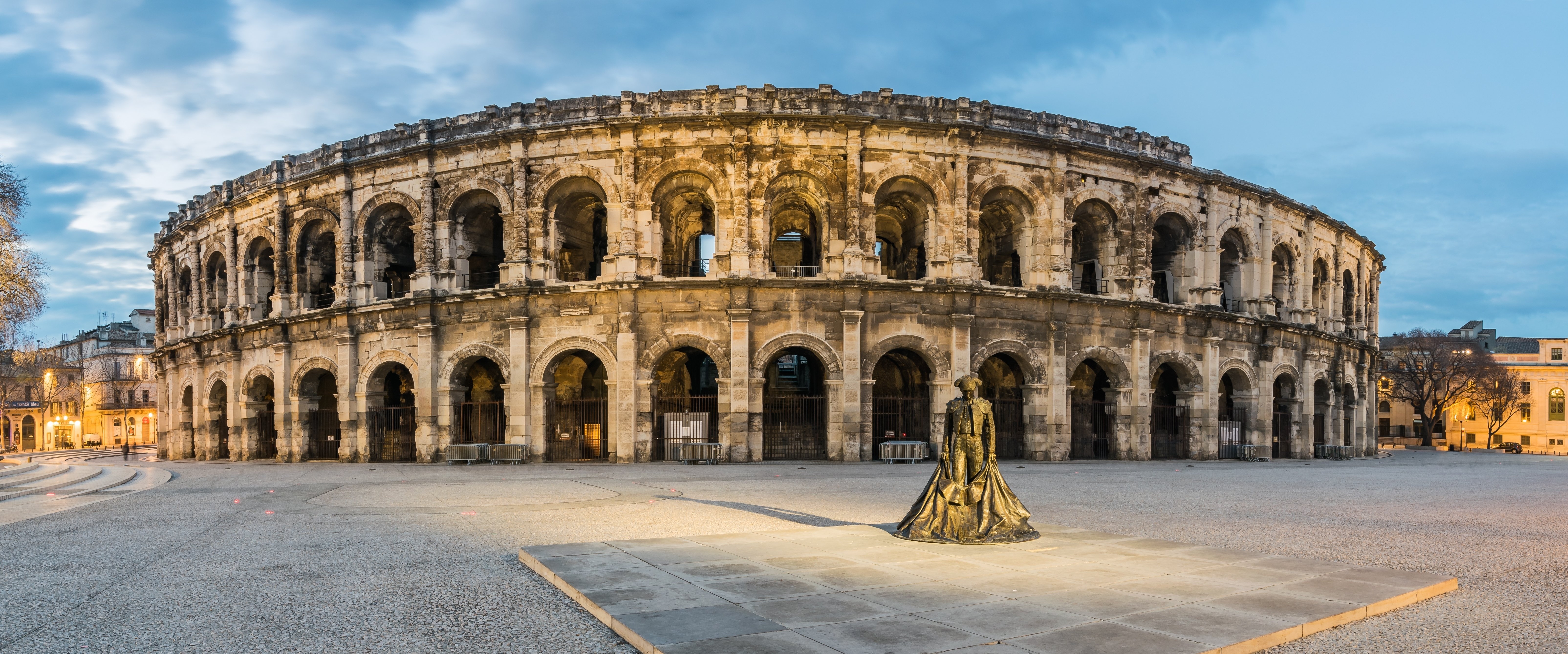 Nîmes